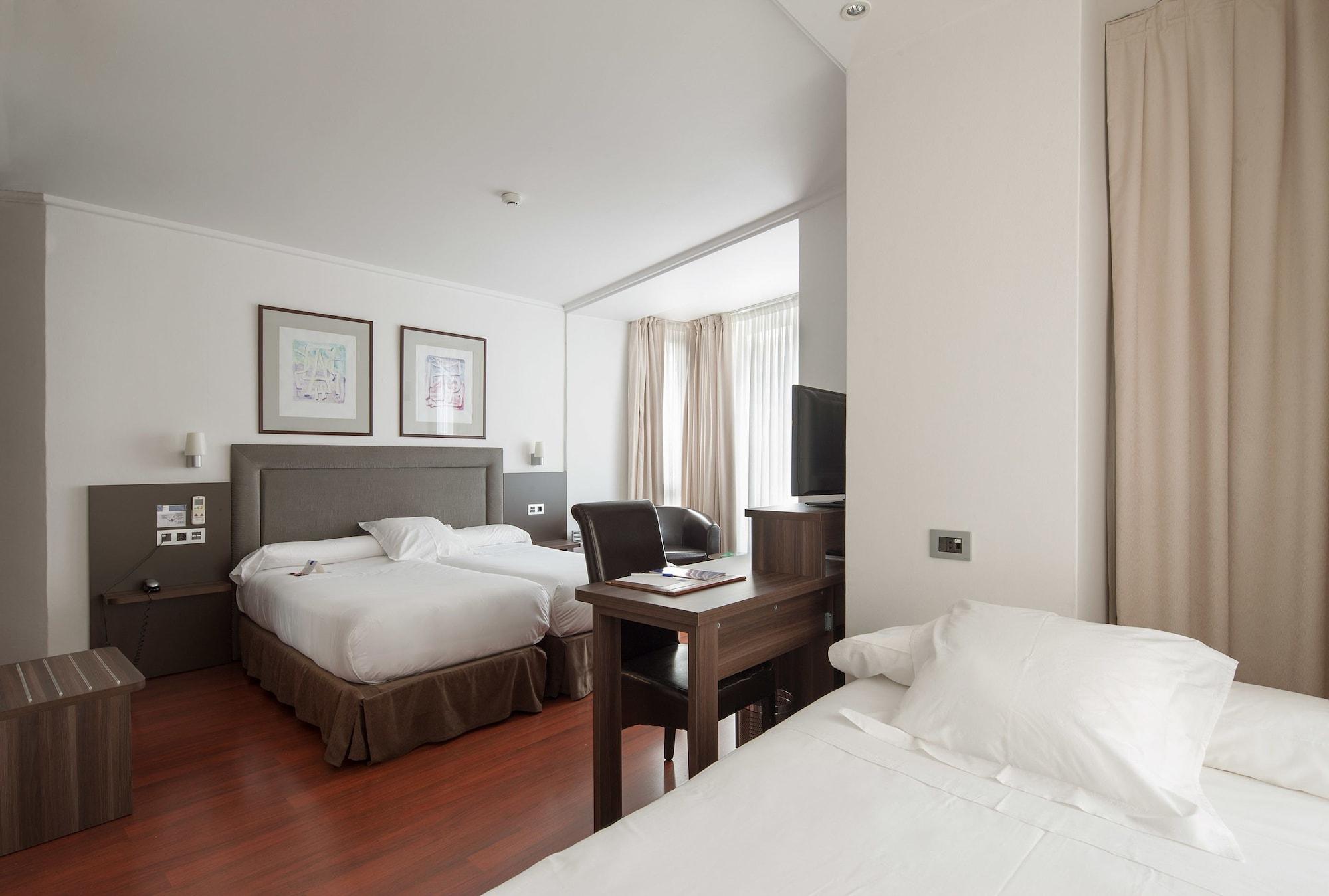 Hotel Yoldi Pamplona Dış mekan fotoğraf