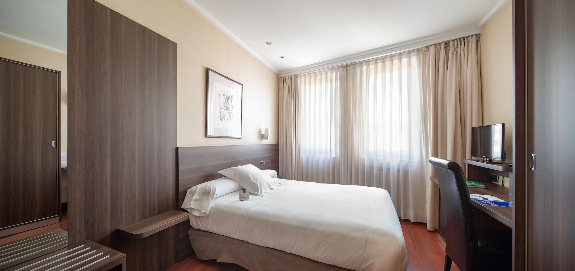 Hotel Yoldi Pamplona Dış mekan fotoğraf