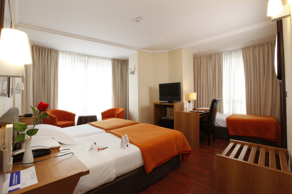 Hotel Yoldi Pamplona Dış mekan fotoğraf