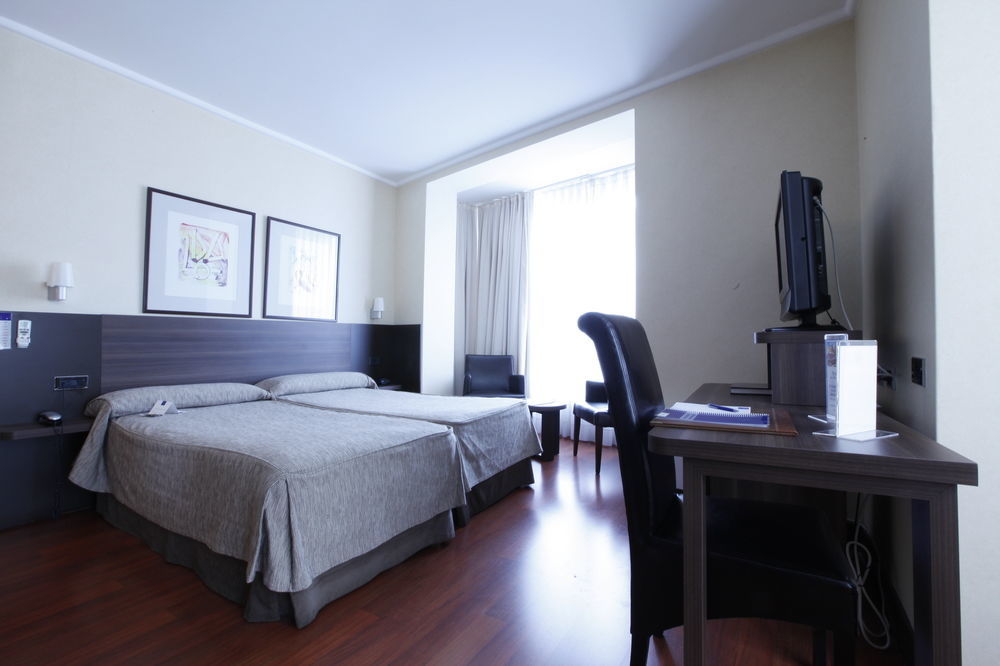 Hotel Yoldi Pamplona Dış mekan fotoğraf